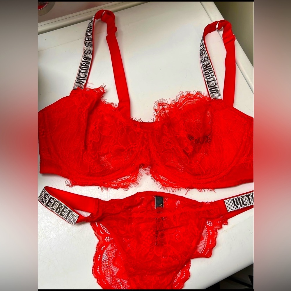 NWOT Victorias Secret Lingerie Set